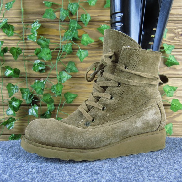BearPaw Krista Women's Suede Leather Lace Ankle Boots Comfortable Fashionable 7 - Picture 1 of 7